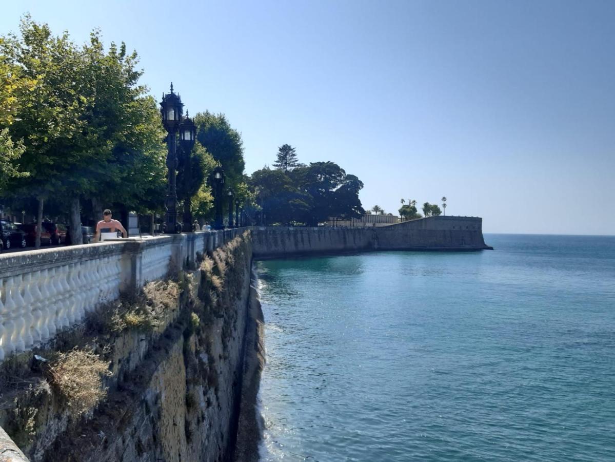 Apartmán Atico Banos Del Carmen Cádiz Exteriér fotografie